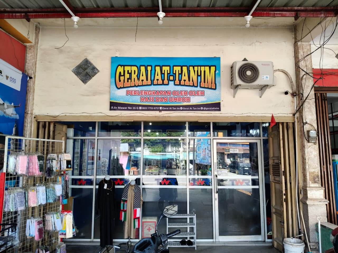 Interior Gerai AT-TANIM